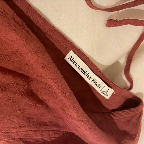 Abercrombie Flutter Sleeve Trapeze Top - Picture 2 of 3